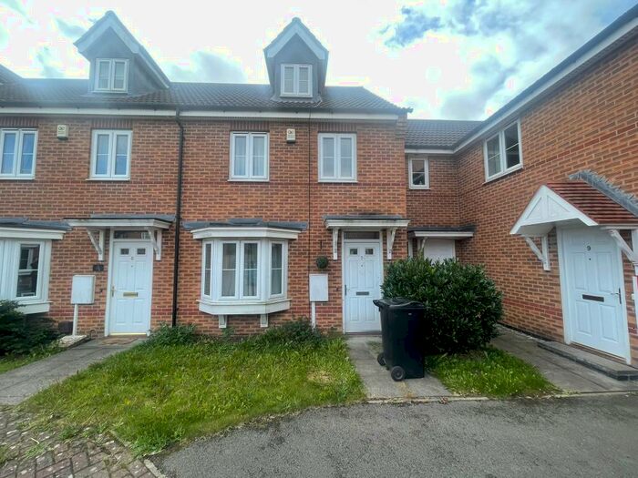 3 Bedroom Town House To Rent In Hardwicke Close, Grantham, NG31