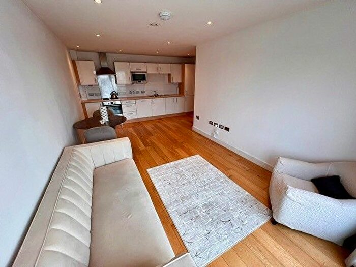 1 Bedroom Flat To Rent In Meridian Plaza, Cardiff, CF10