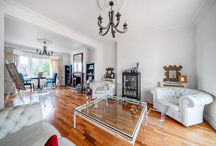 5 Bedroom Detached House For Sale In Salmon Street, Kingsbury, London, NW9