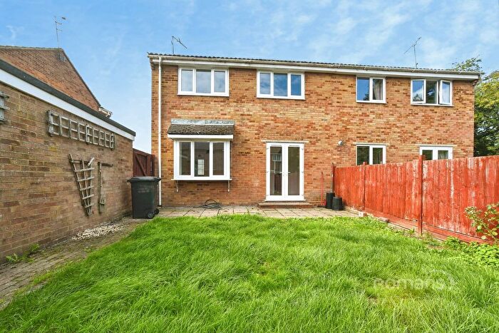 3 Bedroom Semi-Detached House To Rent In Castle Dore, Freshbrook, Swindon, SN5