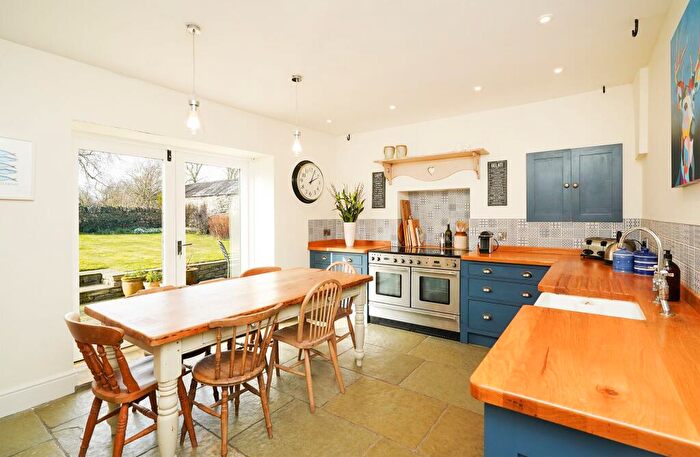 4 Bedroom Detached House For Sale In Chapel Street, Monyash, DE45