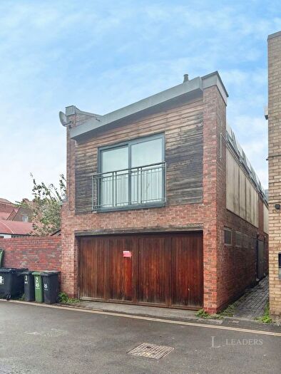 2 Bedroom Flat To Rent In Newmans Passage, Worcester, WR1