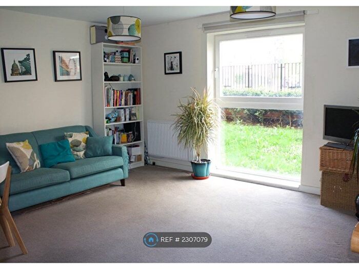 1 Bedroom Flat To Rent In Shacklewell Lane, London, E8