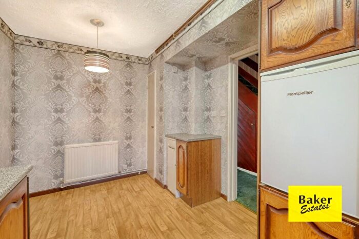 3 Bedroom End Of Terrace House For Sale In Covert Road, Hainault, London, IG6