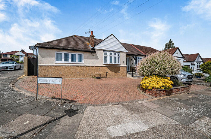 3 Bedroom Semi-Detached Bungalow For Sale In Albany Close, Bexley, DA5