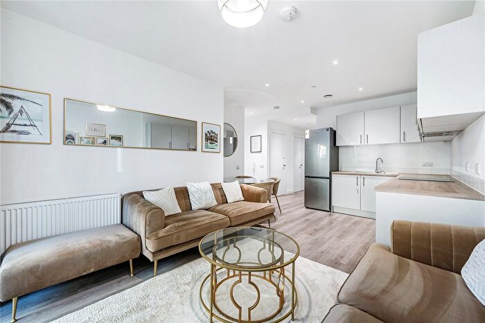 2 Bedroom Flat To Rent In Matcham House, Glenthorne Road, Hammersmith, London, W6