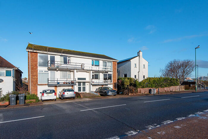 3 Bedroom Apartment For Sale In , Beach Green, BN43