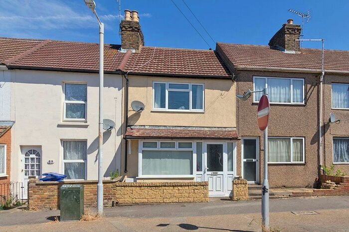 3 Bedroom Terraced House To Rent In Shortlands Road, Sittingbourne, Kent, ME10