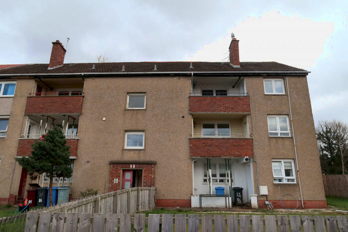 3 Bedroom Flat To Rent In Rowantree Avenue, Rutherglen, G73