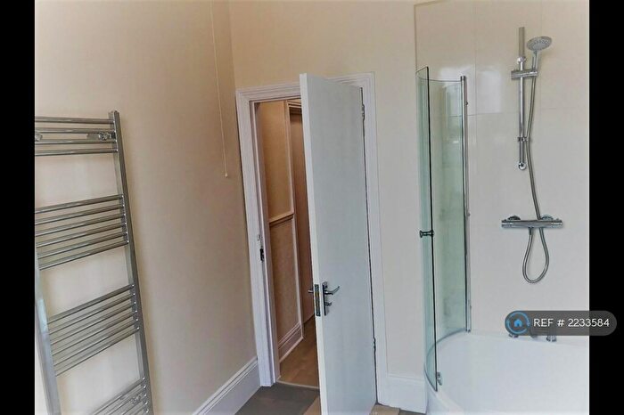 2 Bedroom Flat To Rent In Leeming Street, Mansfield, NG18