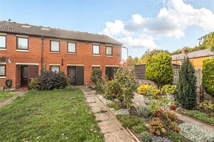2 Bedroom End Terrace House For Sale In Angel Court, Pelican Lane, Newbury, RG14