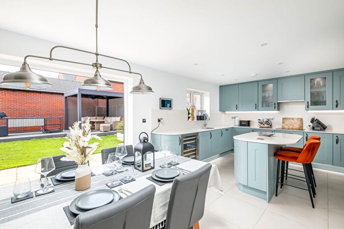 4 Bedroom Detached House For Sale In Clifton, Shefford, SG17