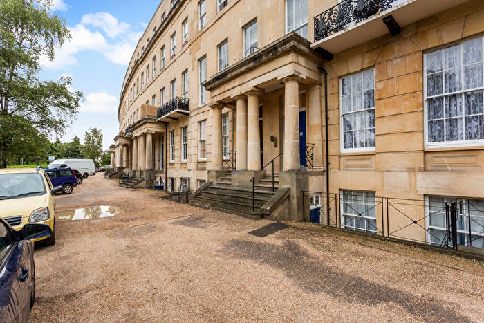 1 Bedroom Flat For Sale In Lansdown Crescent, Cheltenham, GL50