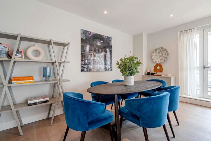 2 Bedroom Apartment To Rent In Westferry Circus, London, E14