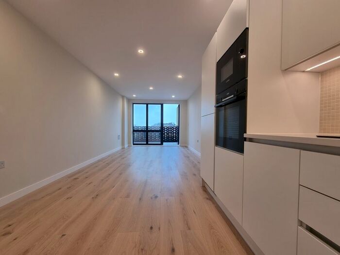 2 Bedroom Flat To Rent In Sarsen House, Middle Road, London, W7