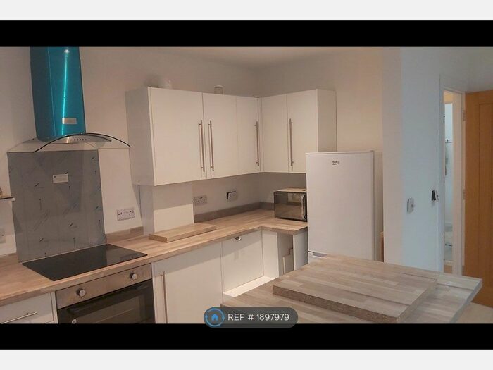 3 Bedroom Flat To Rent In Dymchurch Road, Hythe, CT21