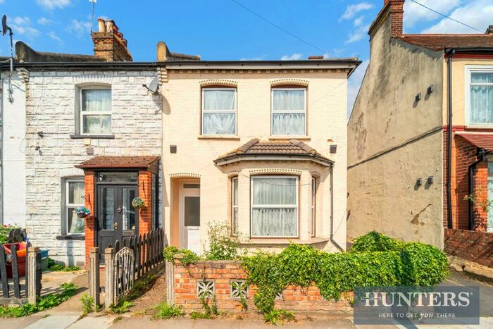 2 Bedroom Semi-Detached House To Rent In Church Road, Heston, TW5