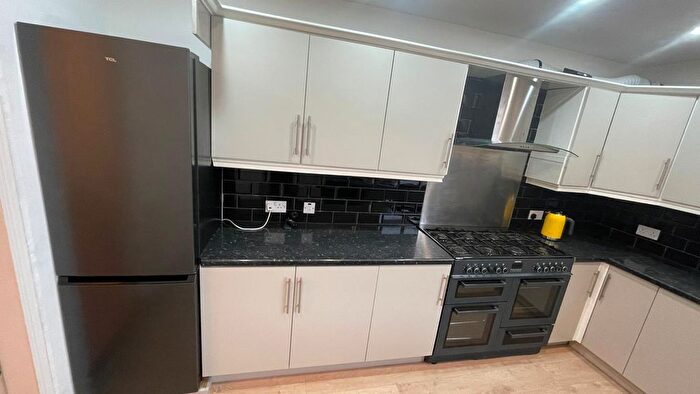 3 Bedroom Terraced House To Rent In Cambrian Street, Manchester, M40