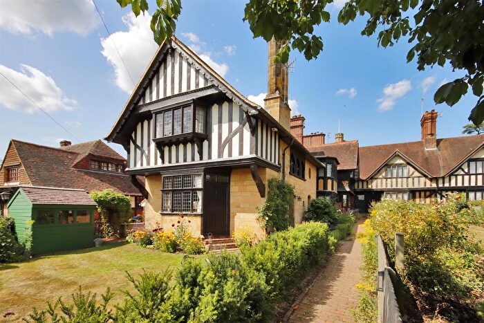 3 Bedroom End Of Terrace House For Sale In The Green, Leigh, Tonbridge, TN11