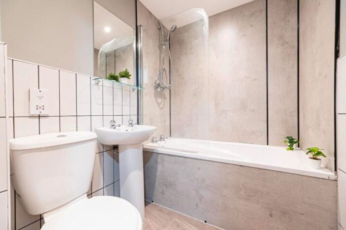 4 Bedroom Flat To Rent In Falconar Street, Newcastle, NE2