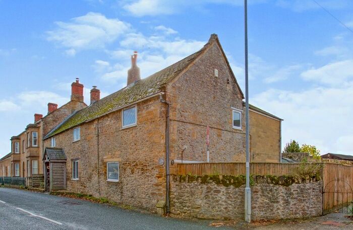 3 Bedroom End Of Terrace House For Sale In Broadway, Merriott, TA16