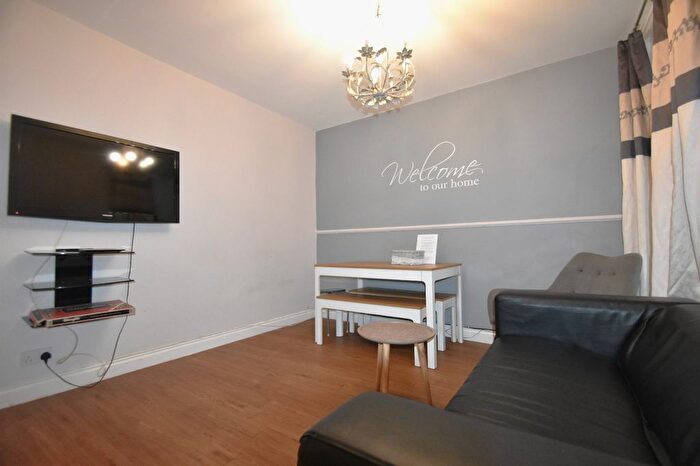 4 Bedroom Terraced House To Rent In Moorland Road, Portsmouth, Hampshire, PO1