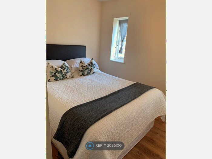 2 Bedroom Terraced House To Rent In Golden Plover Close, London, E16