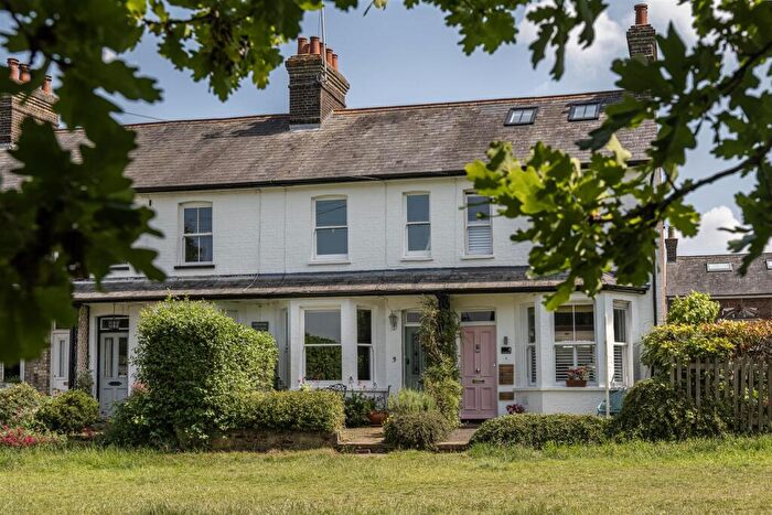 3 Bedroom Terraced House For Sale In East Common, Harpenden, AL5