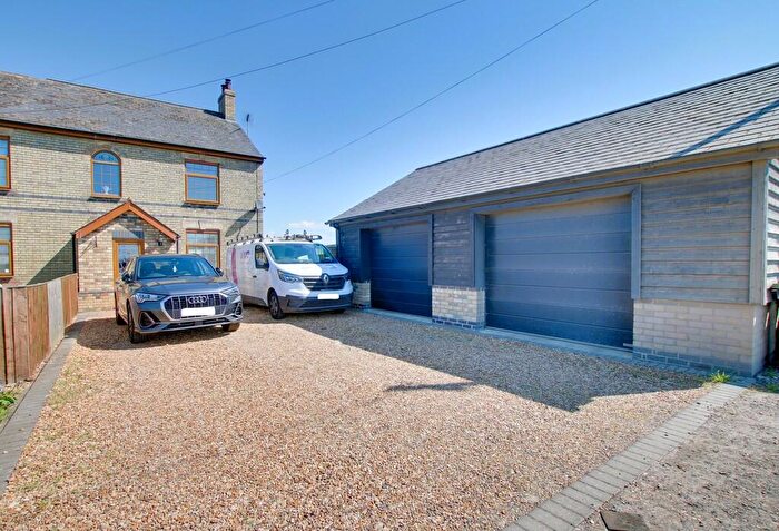 3 Bedroom Semi-Detached House For Sale In Knights End Road, March, PE15