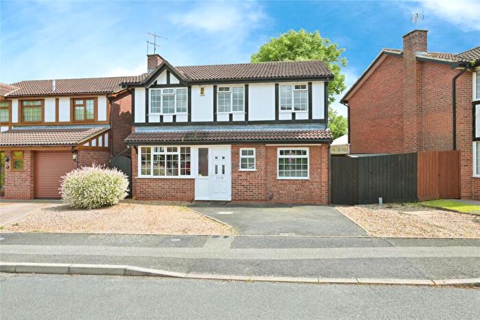 4 Bedroom Detached House For Sale In Knighton Close, Northampton, Northamptonshire, NN5