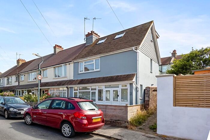 3 Bedroom End Of Terrace House For Sale In Hurst Crescent, Portslade, Brighton, BN41