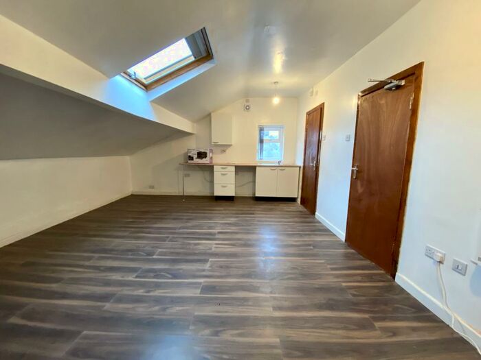 Studio To Rent In Stratford Road, Sparkhill, Birmingham, B11