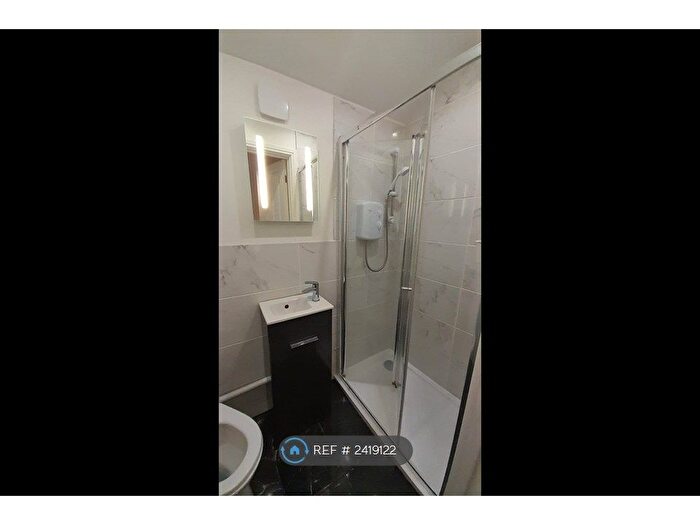 2 Bedroom Flat To Rent In Blackboy Road, Exeter, EX4