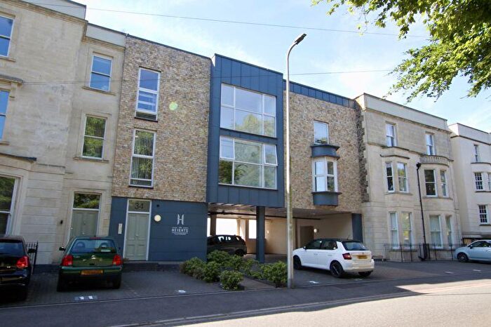 2 Bedroom Flat To Rent In Wellington Terrace, Clevedon, BS21
