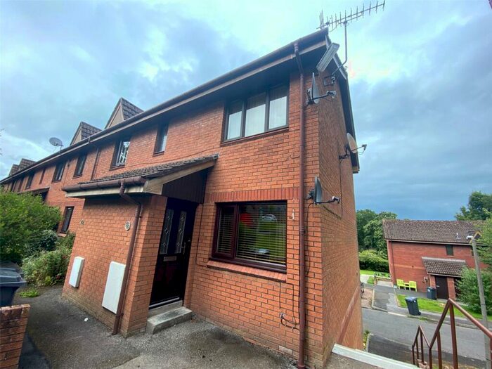 2 Bedroom Flat To Rent In Kirkpatrick Court, Dumfries, DG2