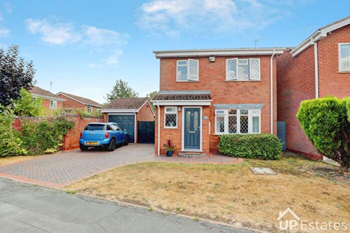 3 Bedroom Detached House For Sale In Tiverton Drive, Horestone Grange, Nuneaton, CV11