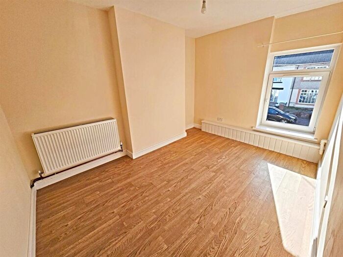 1 Bedroom Flat To Rent In Commercial Street, Beddau, Pontypridd, CF38