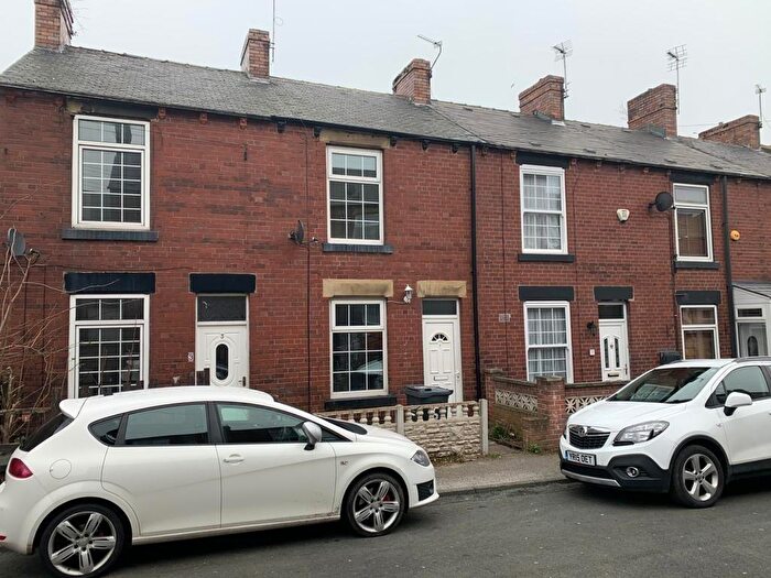 2 Bedroom Terraced House To Rent In New Street, Wombwell, S73