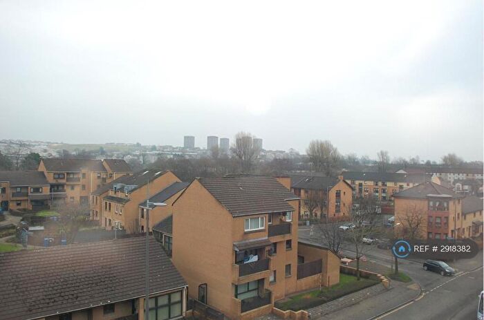 3 Bedroom Flat To Rent In Dumbarton Road, Clydebank, G81