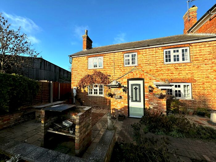 3 Bedroom Character Property To Rent In Bow Brickhill Road, Woburn Sands, Milton Keynes, MK17