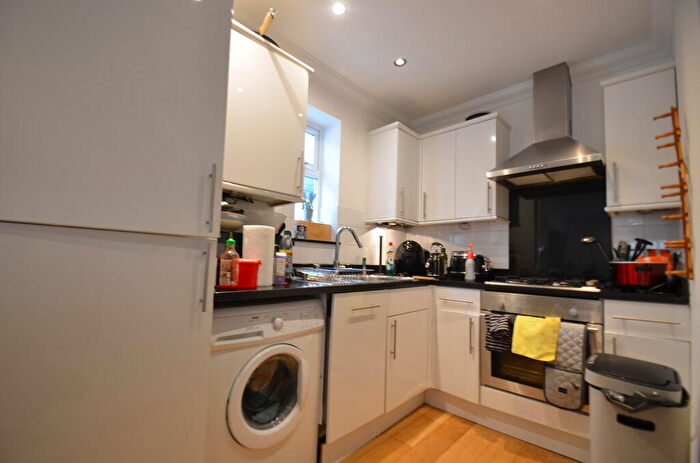 1 Bedroom Apartment To Rent In York Road, Weybridge, KT13
