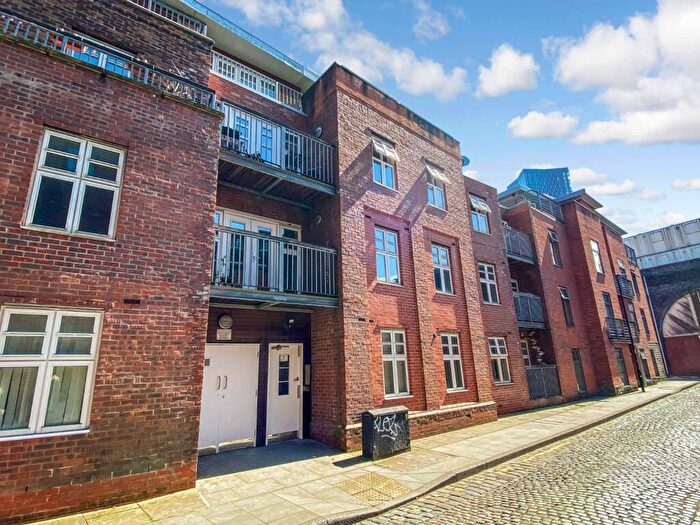 2 Bedroom Flat For Sale In Barton Street, Castlefield, Manchester City Centre, M3