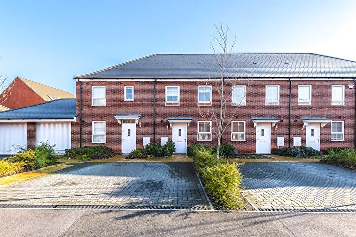 2 Bedroom Terraced House To Rent In Windsor Crescent, Wokingham, RG40