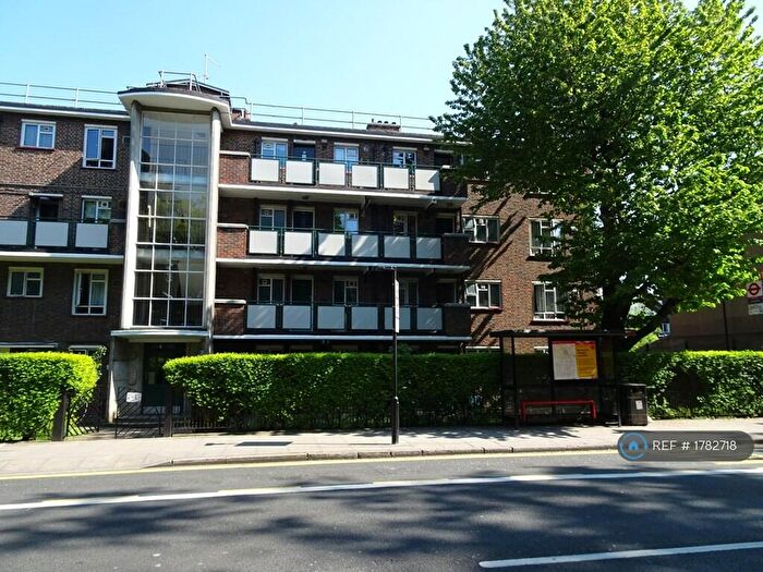 3 Bedroom Flat To Rent In Bowerman Court, London, N19