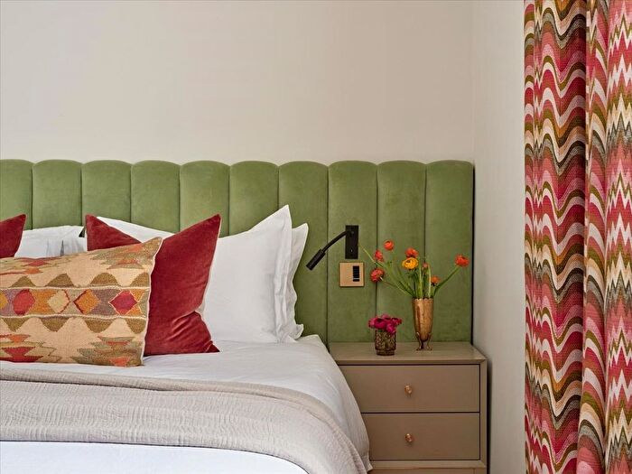 4 Bedroom Town House To Rent In Clarendon Road, London, W11