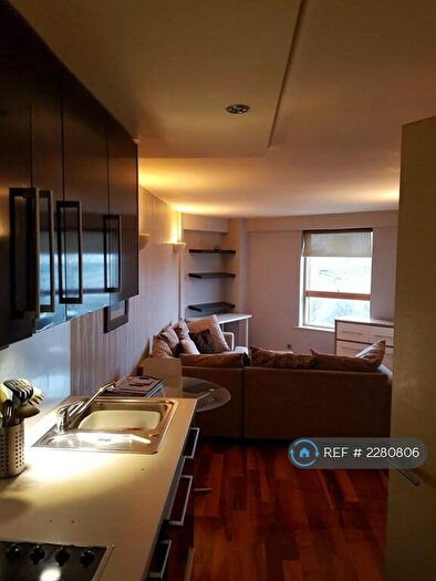 1 Bedroom Flat To Rent In Whitehall Road, Leeds, LS1