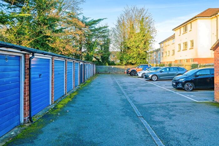 2 Bedroom Apartment For Sale In Watersplash Court, London Colney, St. Albans, AL2