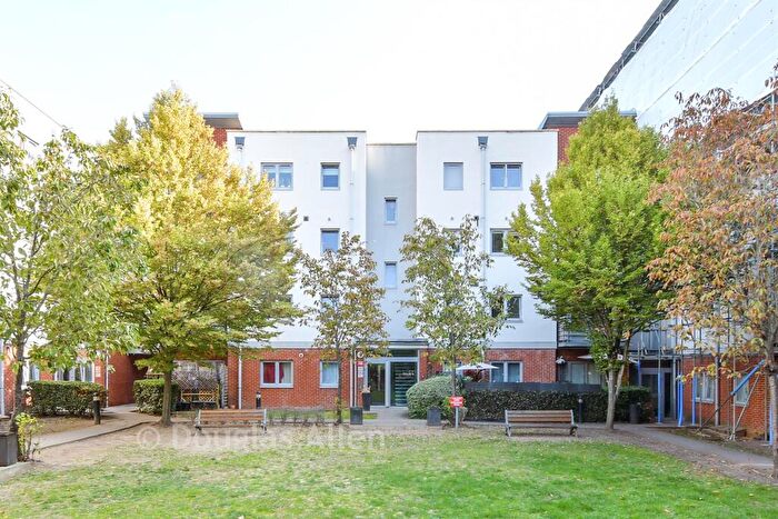 1 Bedroom Flat For Sale In Hawker Place, Walthamstow, E17