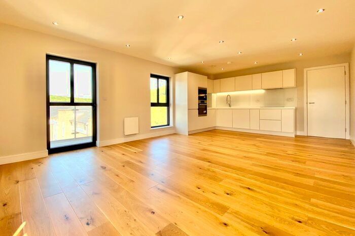 2 Bedroom Flat To Rent In Horsforth Mill, Low Lane, Horsforth, LS18