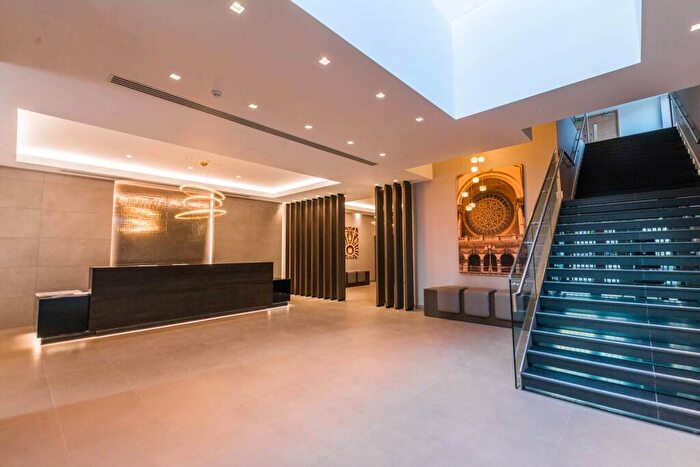 2 Bedroom Flat For Sale In High Street, Hornsey, London, N8